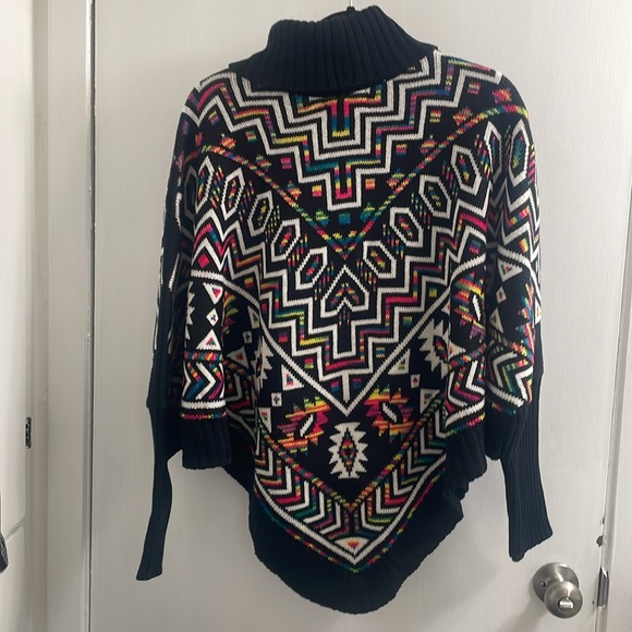 Loana black bat wing sweater; there is no size tag - Picture 2 of 5